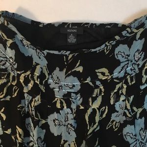Alfani Skirts - ⬇️$16 Alfa I floral full skirt. Size 4. Alfani Skirts - ⬇️$16 Alfa I floral full skirt. Size 4.